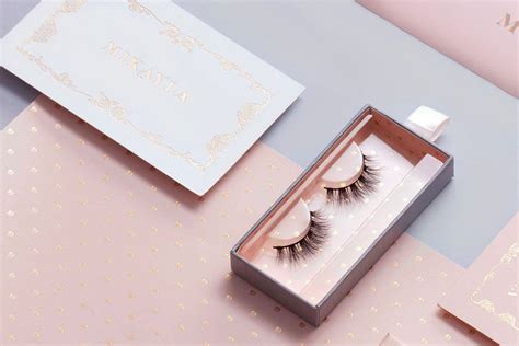 Free Opened Box with Lashes PSD Mockup Mockups 102.04 MB