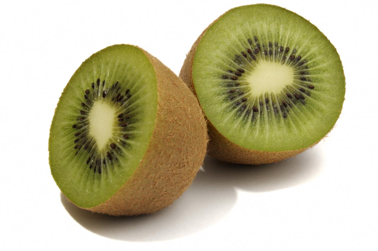 How To Cut A Kiwi