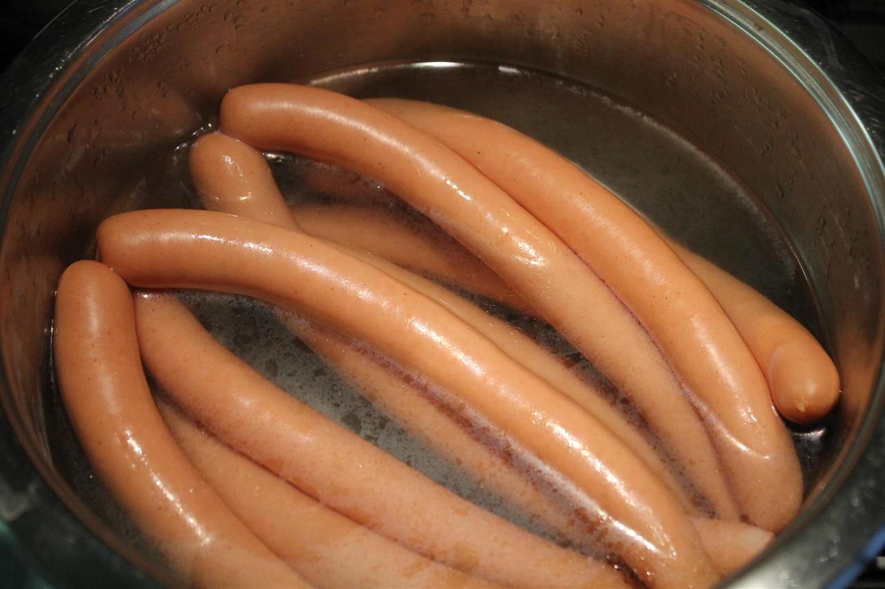 How To Boil Hot Dogs