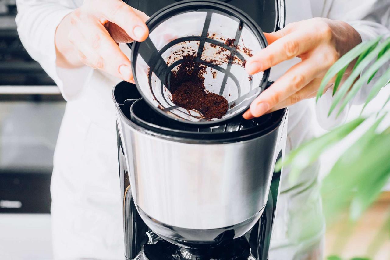 How To Clean Coffee Maker