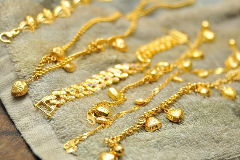 How To Clean Gold Jewelry