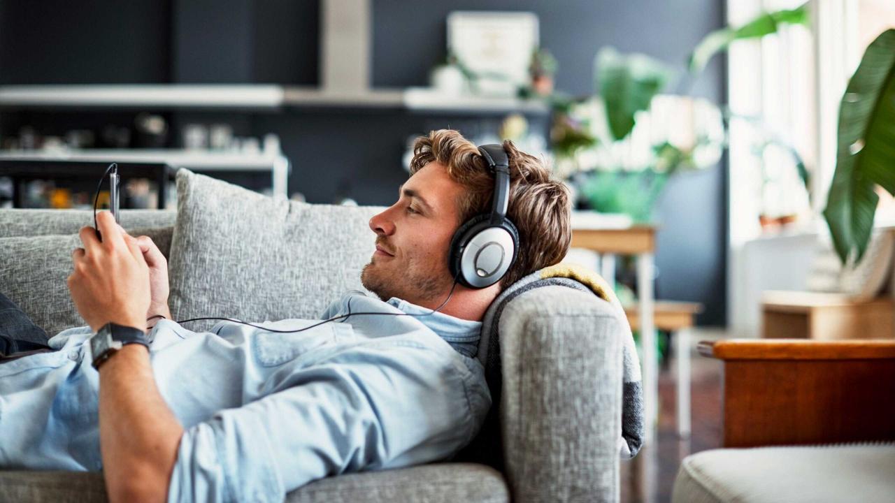 How To Listen To Podcasts